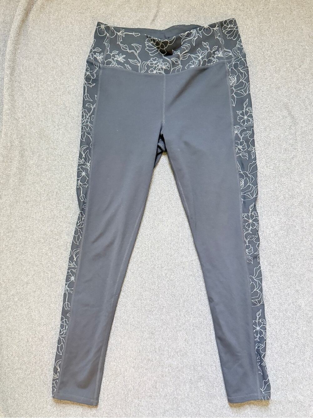 Sketchers Athletic ankle length workout leggings with pockets 4-way stretch gym
